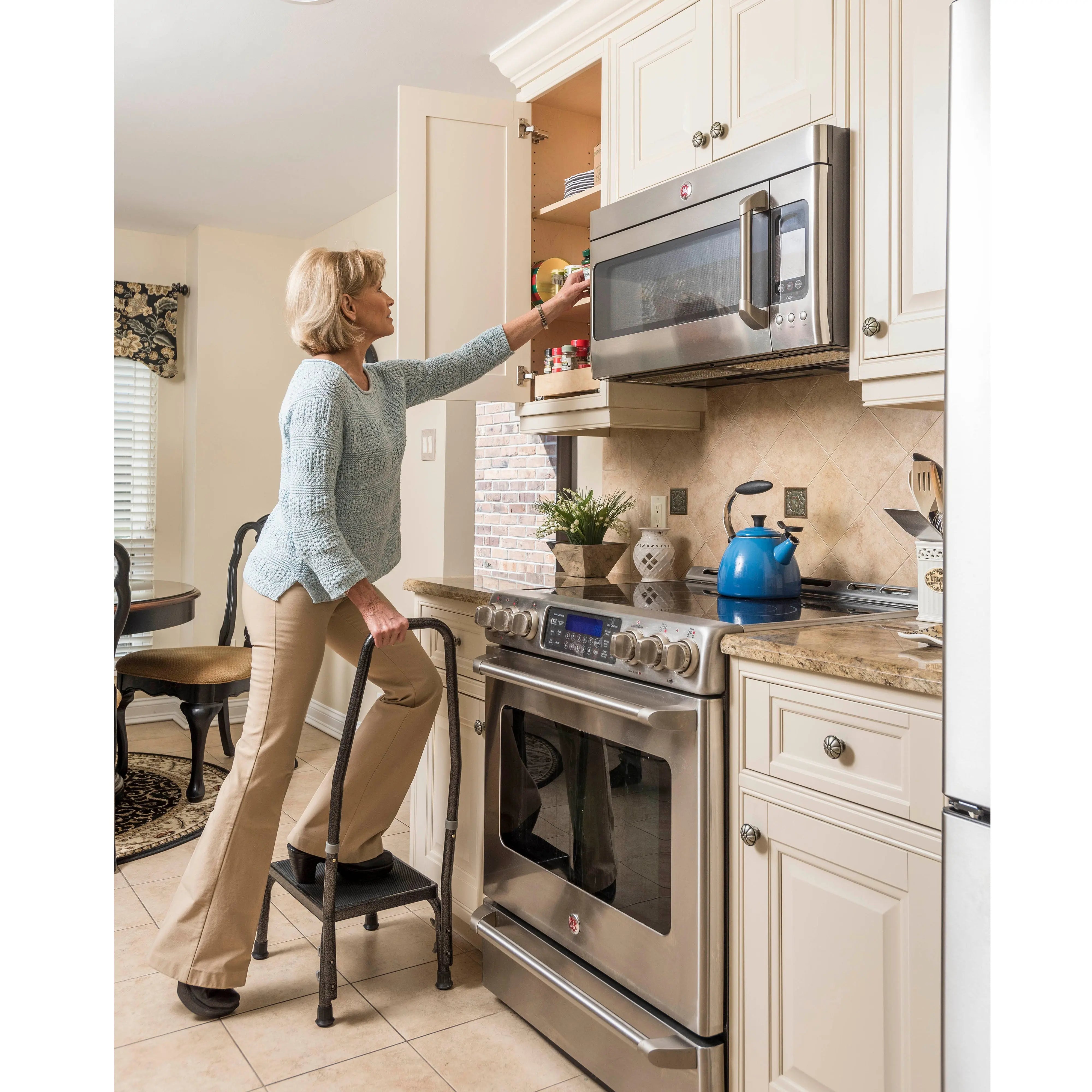 Footstool with Non Skid Rubber Platform - Home Health Store Inc